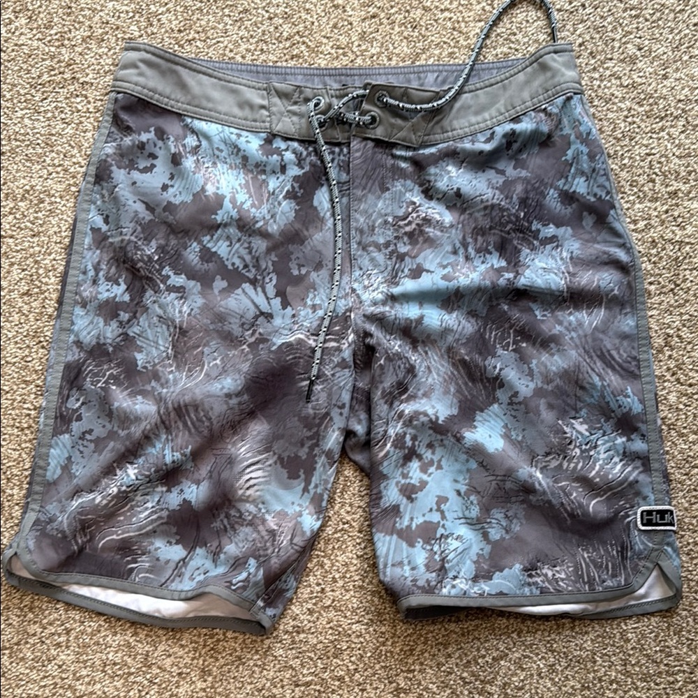 Huk Gray and Blue Board Shorts Modern Swimwear Men sz 32